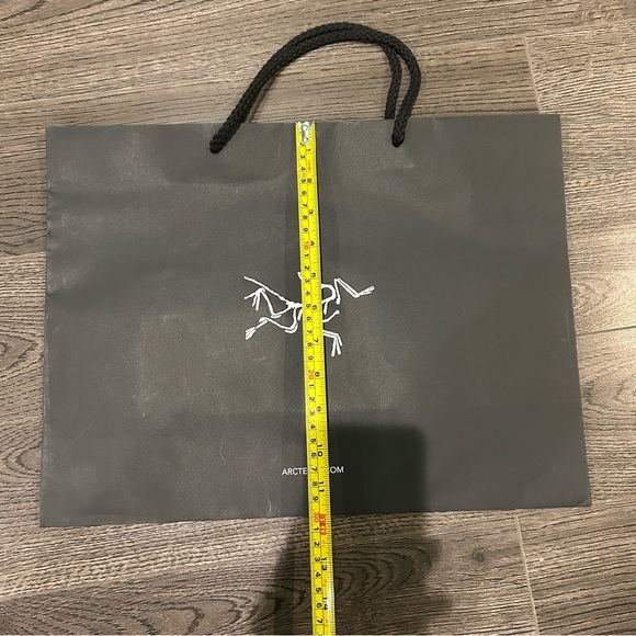 Arc'teryx Paper Shopping Bag Medium 3 Pieces - Picture 5 of 5